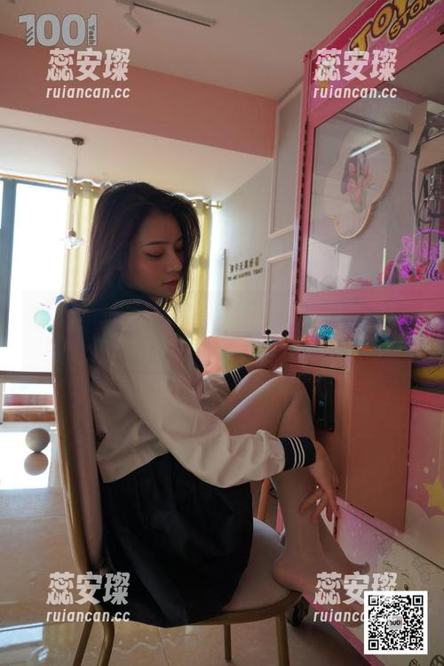 IESS异思趣向-美子 IESS异思趣向 - 美子的紫色短裙之旅,好奇下载之后能不会变得更美?