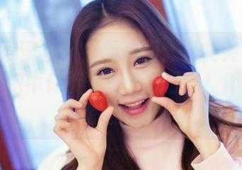 IMiss爱蜜社 – 最新套图：夏笑笑Summer如何把牛仔裤穿成了脱口秀！不看不知裤怎么着陆。