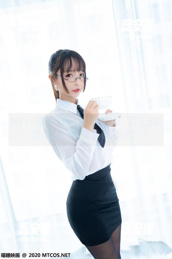 MTYH喵糖映画 - 幸好是免费：蠢沫沫的制服大放送，美图绝不藏着！