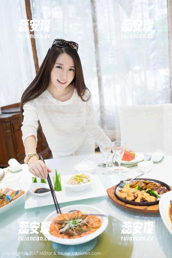 MiStar魅妍社-FoxYini孟狐狸 MiStar魅妍社 - 不能不说,FoxYini孟狐狸的毛衣写真超乎你的想象,难道都可以加成了?