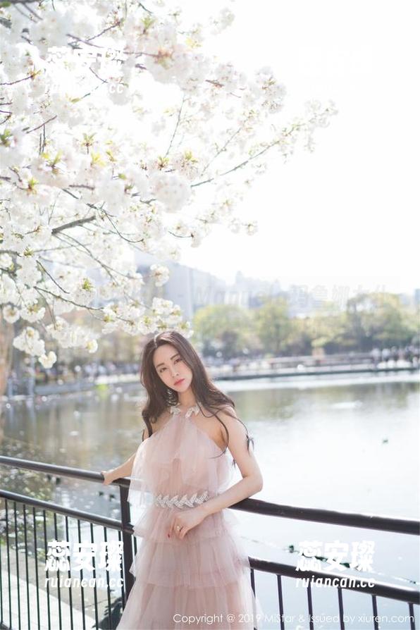 MiStar魅妍社 - Manuela玛鲁娜女仆系列美图：玩转可爱与诱惑的边缘