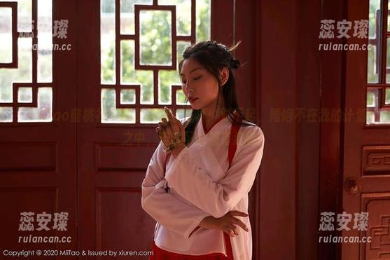 MiiTao蜜桃社-李梦婷 MiiTao蜜桃社 - 李梦婷婚纱写真:对不起,婚姻不在我的计划之中,但我可以拥有这卷!