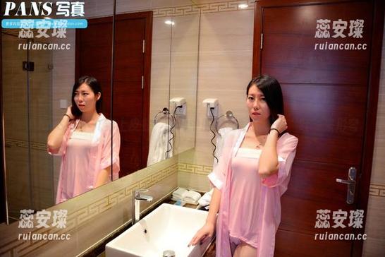 PANS-小九 PANS - 小九穿上皮衣,图片中的气场我只想用“哇”来形容