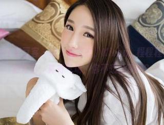 QingDouKe青豆客 – 哦，那皮衣，Kiren_程程程在图库里拍的写真，真有气场，你不想分享吗？