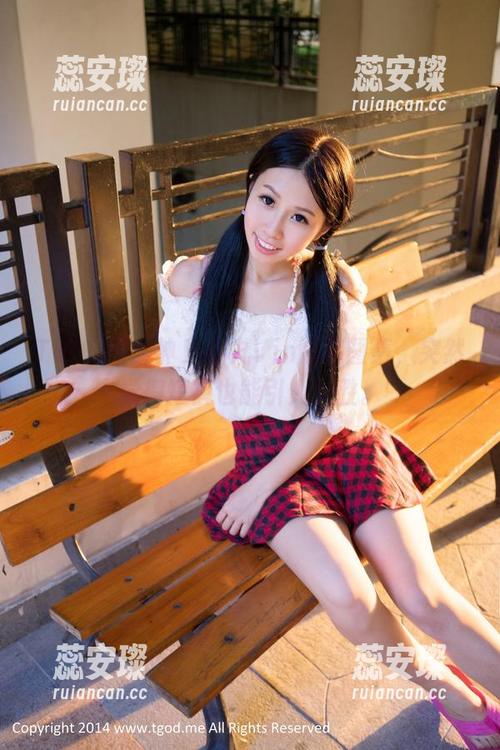 TGOD推女神 - 小九Vin短裤图集，突然觉得短裤也能引人入胜。