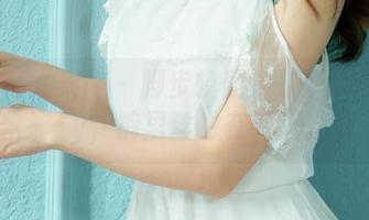 UGirls尤果网 – 脚步轻盈的刘嘉琦cherry，裤里丝也在低语