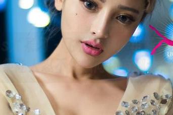 UGirls尤果网 – 飞往未知：李莉莉的空姐写真集让人忍不住想问还有哪个航班？