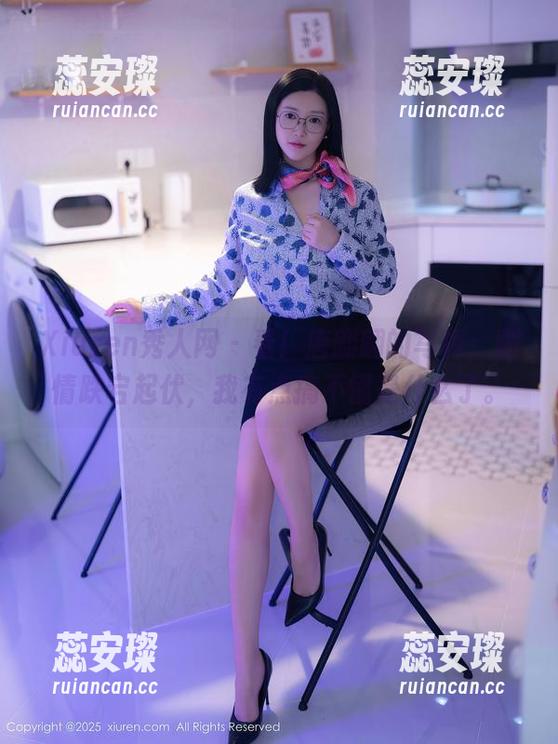 Xiuren秀人网 - 看！唐翩翩的写真，剧情跌宕起伏，我有点搞不懂是什么了。