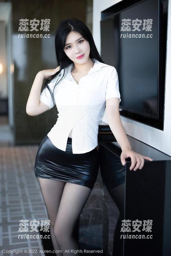 Xiuren秀人网 - 原图里的甜佳佳，旅行到哪儿都是画报，却又意外成了我的导游？