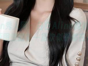 Xiuren秀人网 – 白白Alina的礼服全集，原图里的每一层次似乎都在看我