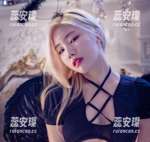看到Yebin(전예빈)的婚礼02时，我只想说：“这写真集被下载的一定是审美爆表的家伙！”
