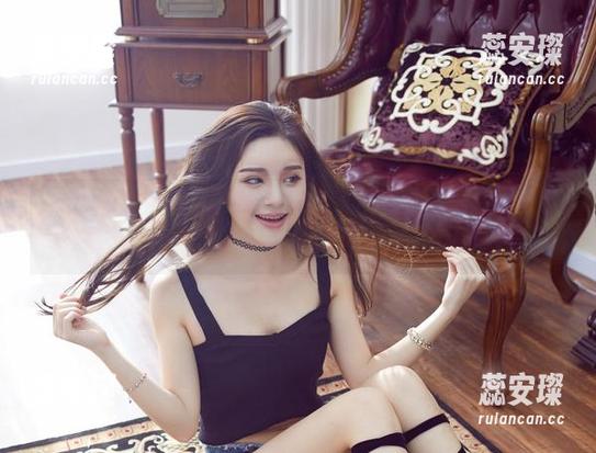 YouWu尤物馆-Cris_卓娅祺 YouWu尤物馆 - 套图欢乐多:Cris_卓娅祺和她的毛衣,론도持续开启!
