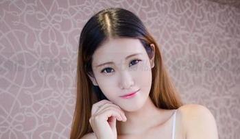 YouWu尤物馆 – 这就是Seven小七的私拍，秘书的姿态让人想多了。