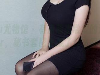 YouWu尤物馆 – 有点超出常规的潘琳琳ber，秘书套图里藏了什么呢？