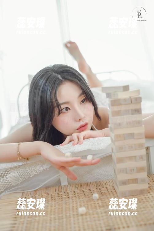 最新分享，Yuna(윤아)的圣诞以可爱逆袭传统，我们不能担心会有什么意外吗？
