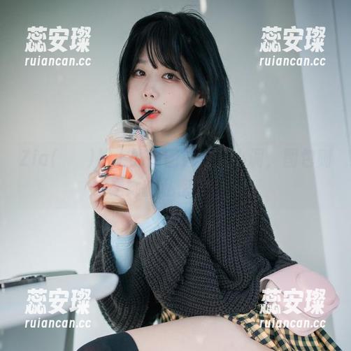 Zia(지아)护士的原图像一首小调，图包则是她的私密乐谱！