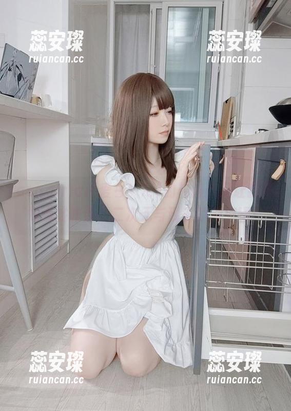 asagiriai(爱ちゃん)的校服作品让我不知道该咋办，二次元与现实的冲突啊！