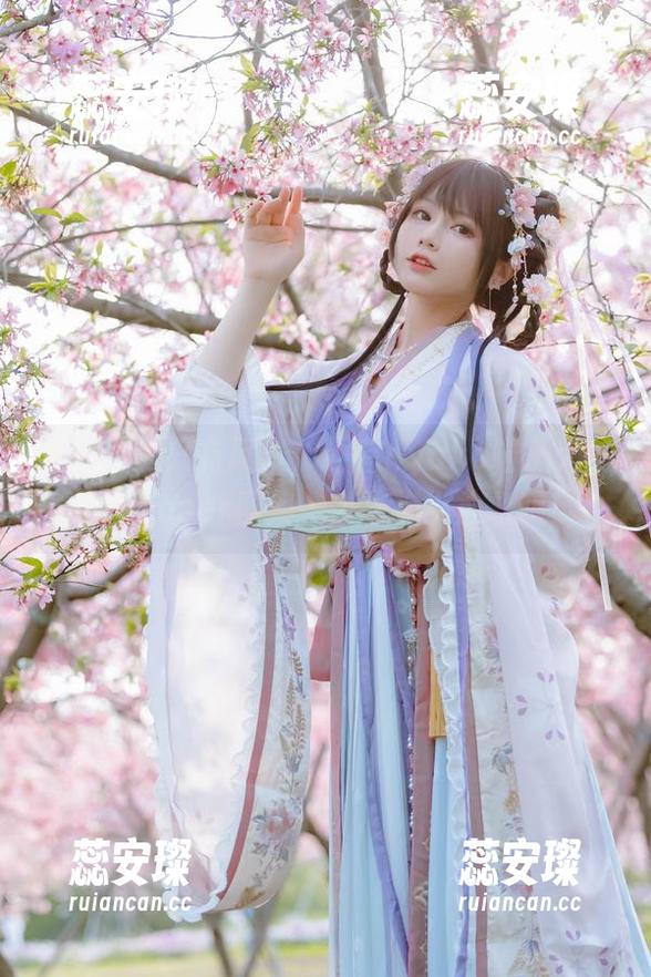 nyako喵子大魔王 天台不是只有风景,还有nyako喵子大魔王的Coser图集,带着点小心机哦!