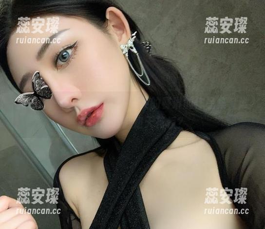 微密圈 - 高清挑战，不爱笑的赛琳的作品集，谁能抵挡这御姐天花板？