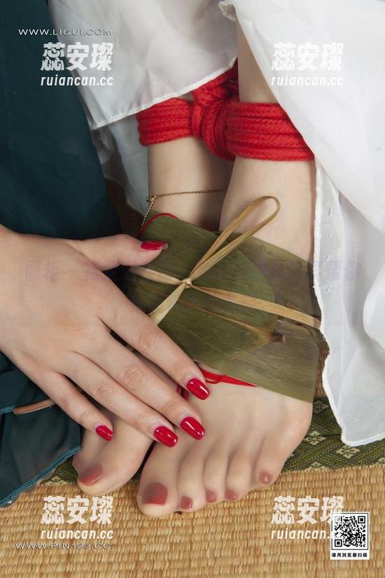 丽柜-兔子 丽柜 - 花足迎春时,兔子的图集写真帮你找回快乐的本能