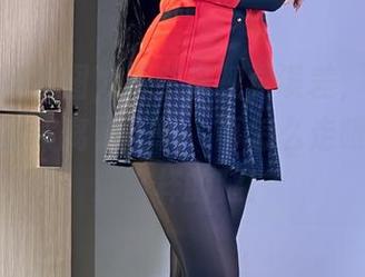 九言美腿套图，居然有视觉误差，貌似我的视线都偏离了正轨，再怎么走眼也没见过这样的腿！