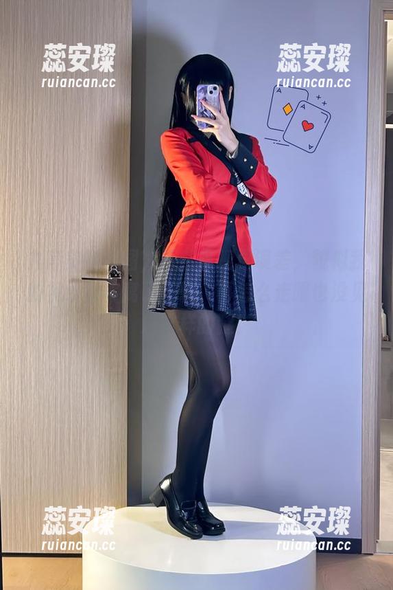 九言 九言美腿套图,居然有视觉误差,貌似我的视线都偏离了正轨,再怎么走眼也没见过这样的腿!