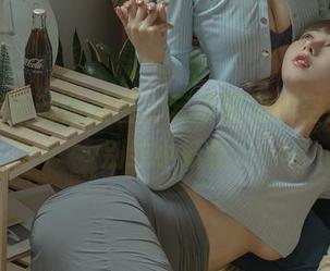 每次更新都是美图，云溪溪奶桃空姐变身别致小妖精