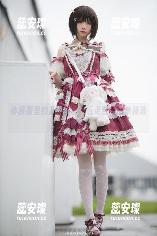 体操服里的万千表情，五更百鬼图集精选必看！