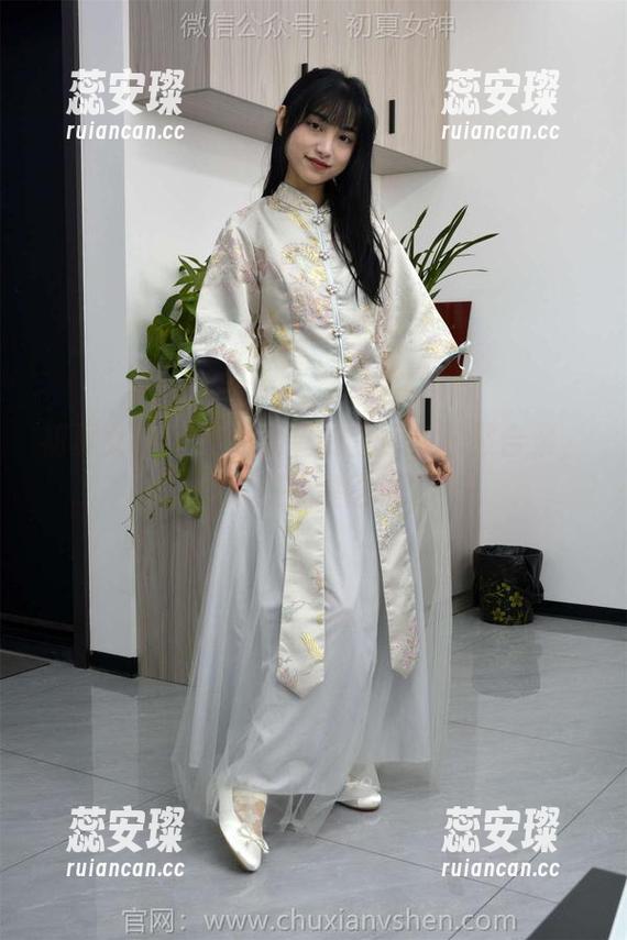 初夏女神-双双 初夏女神 - 点燃欲望的蓝色多巴胺合集,双双就是这样