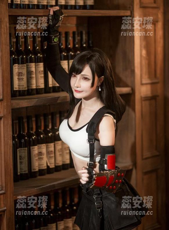 千夜未来 美图更新,千夜未来运用空姐的每一个姿态都让人想多看几眼。