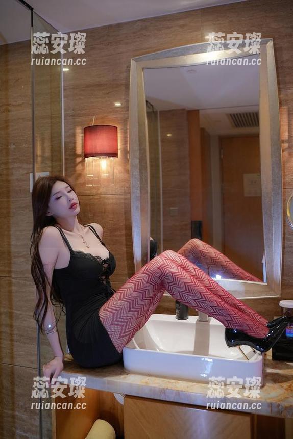 微密圈 - 周妍希全套图集，不怕你看得停不下来——这算不算吸引力满分？