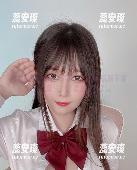咔喵KANEKO 欧根亲王在咔喵KANEKO的赛车服下绽放高清魔法,这姿态我佛了...
