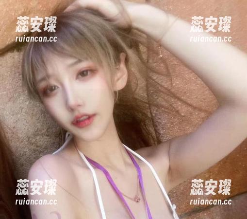 啾小妍Deer 想知道什么叫霸气外露吗?啾小妍Deer的女王写真给你答案。