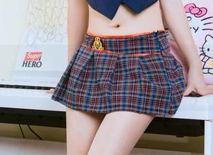 头条女神 – 全新的比基尼帽子？不对，是尹菲的写真原图让我思维发散了。