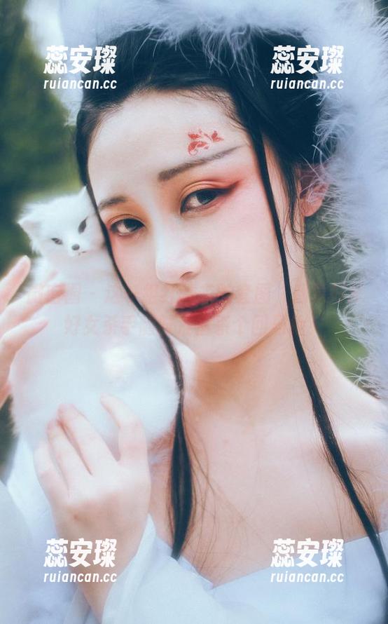 好H好女杀手 微密圈 - 这一组红睡衣的套图,感觉好H好女杀手随时准备杀个回马枪!
