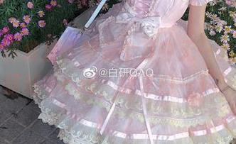 巨型文档堆里，她是个万中无一的妖君白研秘书cos，快来扫一下！