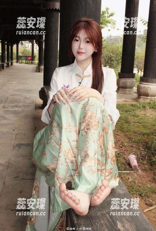 小众视觉 - 这就是真相，圆圆的白丝原图全集看了让人咋舌。