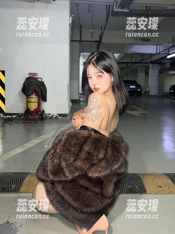 小优优子 微密圈 - 小优优子,牛仔裤下的美图,随便一张都是日常的流行语