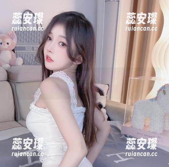 小小奶瓶儿的网袜大展，私房原图让我忍不住想用表情包取代语言！