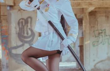 小溪里的小野妹子w，cos不的水花四溅！