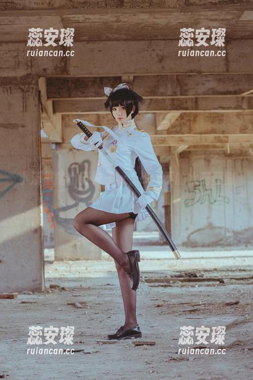 小野妹子w 小溪里的小野妹子w,cos不的水花四溅!