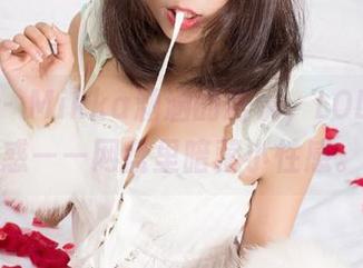 尤果网 – Mikka涵涵的眼镜，LOL端的诱惑——网盘里暗藏小性感。