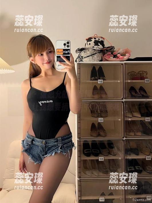 张思允 微密圈 - 张思允的jk制服写真集,高清到让我想要摘掉手中的爆米花