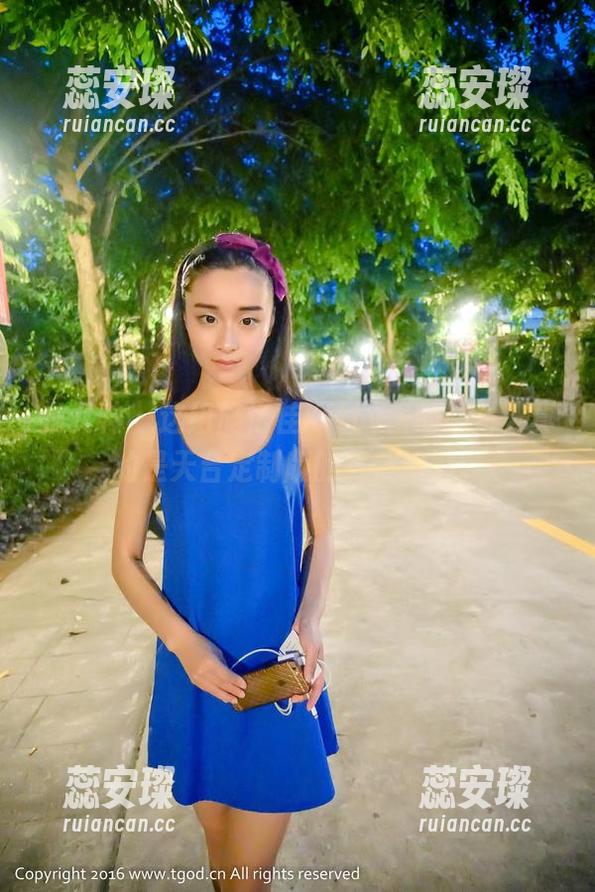 推女神-施忆佳Kitty酱 推女神 - 这组施忆佳Kitty酱的图片,真的是天台定制版的气质缩影。