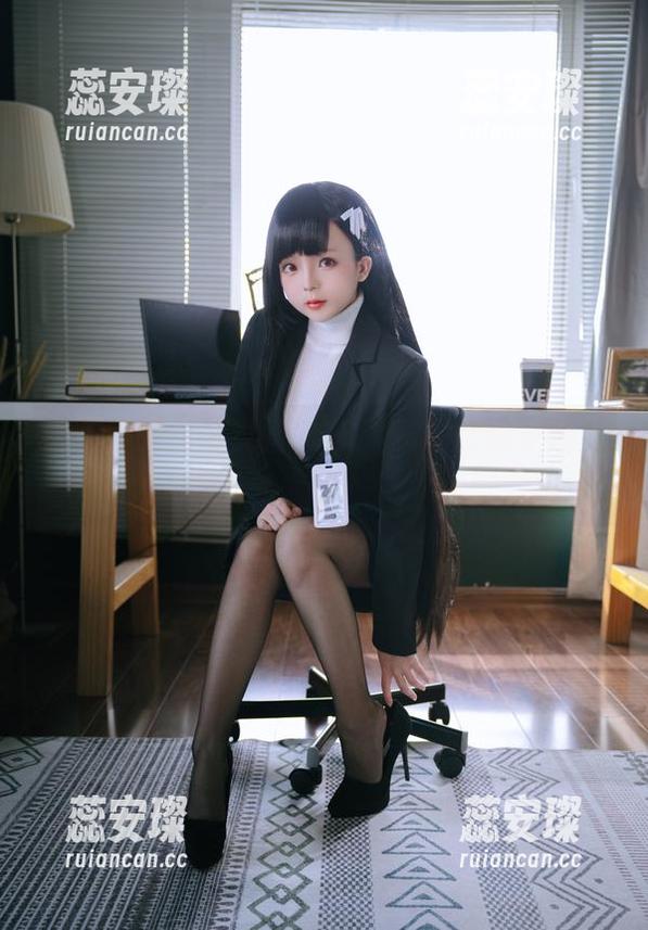 日奈娇 日奈娇的实习女警COS,资源比案子还复杂!