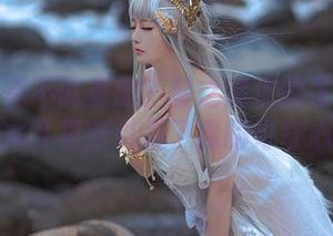 谁说写真不能有趣？星之迟迟的《明日方舟本》更新引发了我的好奇心。