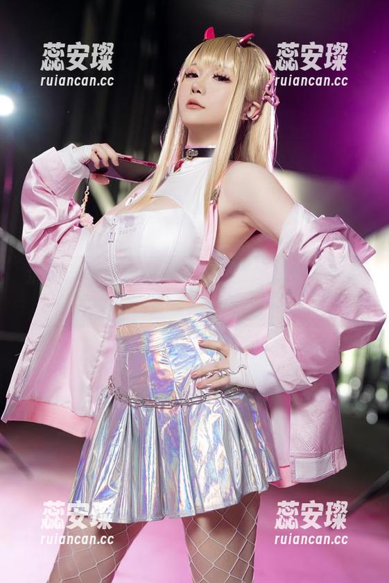 星之迟迟 沉迷于星之迟迟的写真:梦魔的枕头带你飞向另一维
