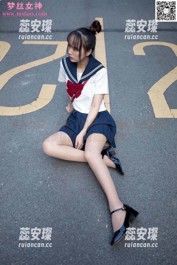 梦丝女神-小除夕 梦丝女神 - 小除夕的特供:废墟与小白鞋完美搭配,谁能想到呢?
