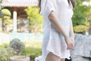 模范学院 – 当唐琪儿Beauty在天台疯狂拍写真，原图中是想要搞怪还是骚动？