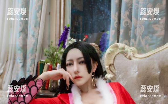 樱晚gigi 当樱晚gigi遇上JK,作品吸引我的注视,却难以理解其中的玄机。